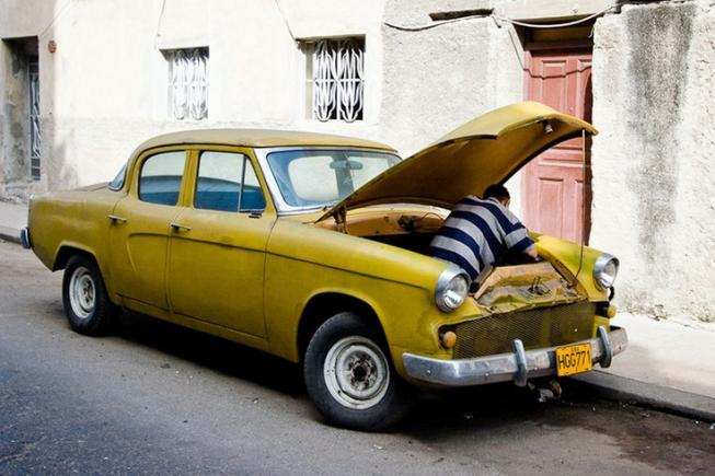 UE impune mașinile electrice: Europa va fi noua Cuba, străzile vor fi pline de mașini vechi peticite