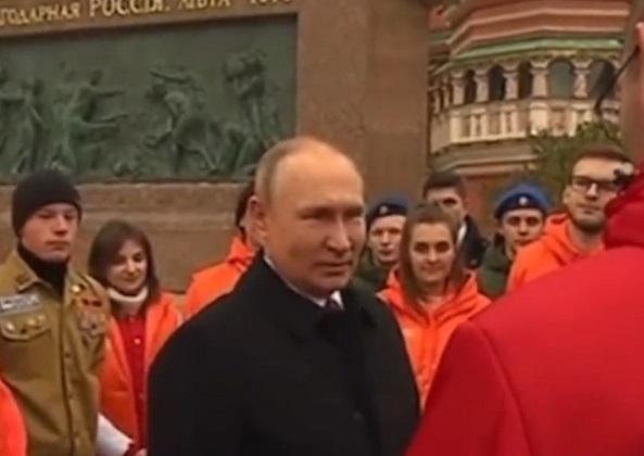 Putin: "Evacuați civilii din Herson"