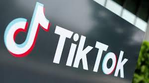 Pericolul TikTok: prin algoritmul folosit, platforma promovează tulburările de alimentație și metodele de autovătămare
