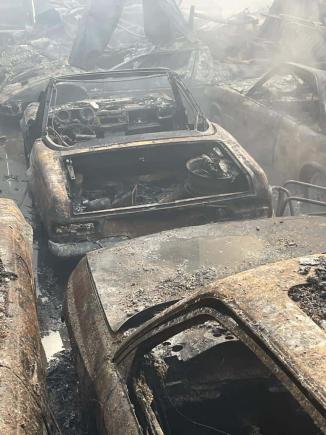 Incendiul de la Cluj: 15 mașini de epocă distruse în hala Tetrarom