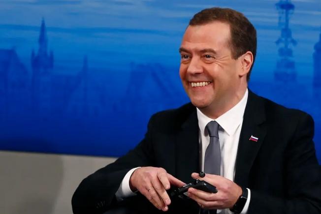 Predicțiile lui Medvedev pentru 2023: Elon Musk președinte al SUA, desființarea Uniunii Europene și un război civil în Statele Unite
