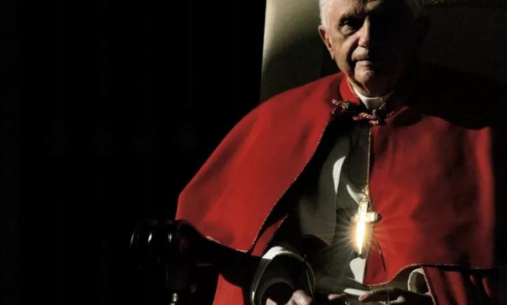Fostul Papa Benedict al XVI-lea a murit de bătrânețe la Vatican
