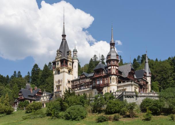 Castelul Peleş – cea mai impresionantă şi elegantă construcţie din România