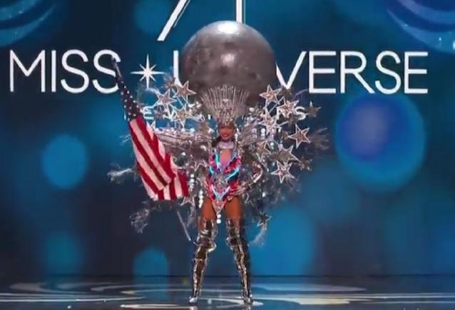 Miss Univers: Costumul Miss SUA sărbătorește aterizarea pe Lună a NASA