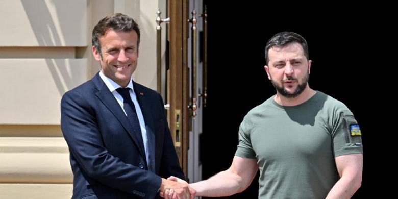 În Franța, mai multe partide de opoziție solicită o dezbatere pe tema livrărilor de arme către Ucraina