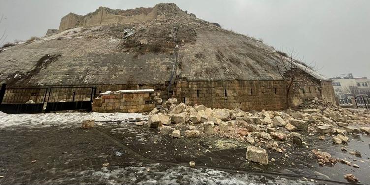 Castelul centenar de la Gaziantep a fost distrus de cutremurul cu magnitudinea de 7,4 din Turcia. A fost construit în secolul al XVII-lea (video)