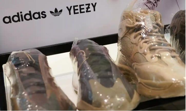 Compania Adidas va pierde 1,2 miliarde de euro din cauza încetării colaborării cu rapperul Kanye West