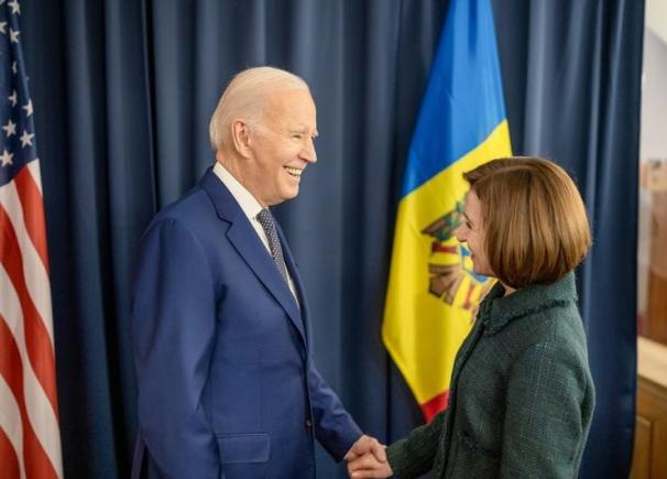 Moldova se vede în fața unui „război hibrid” cu Rusia