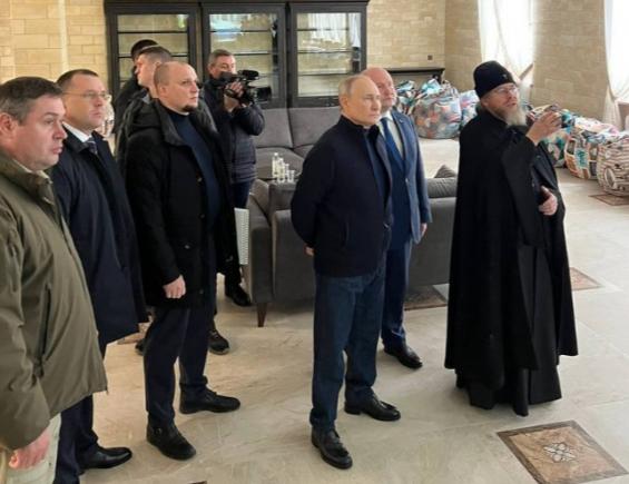 Putin vizitează Crimeea la aniversarea anexării
