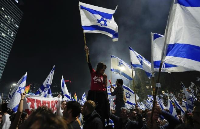 Israel: Netanyahu este de acord să întrerupă revizuirea legii justiției în urma protestelor