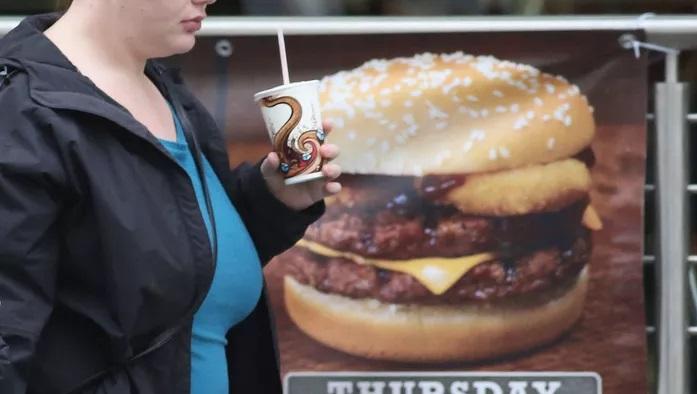 Marea Britanie a pierdut lupta împotriva obezității: 63,8% din populație este supraponderală 