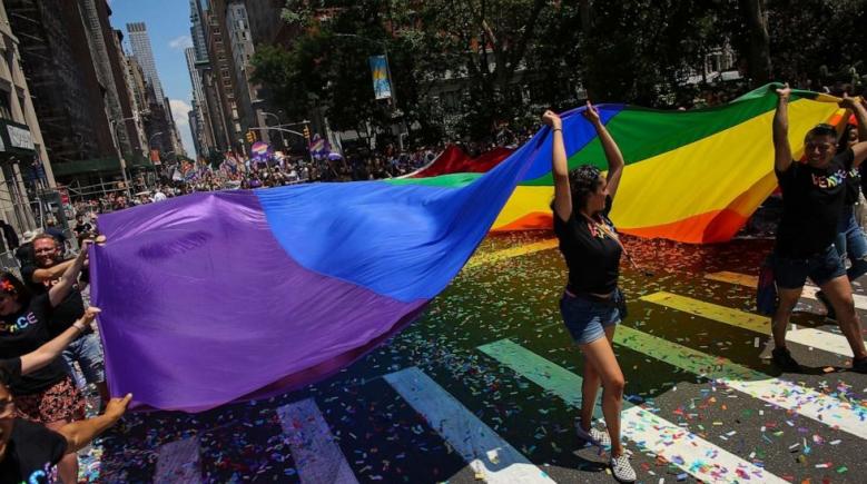 SUA: 1 din 4 elevi de liceu se identifică drept LGBTQ