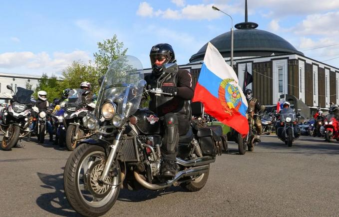 Motocicliștii ruși pro-Putin încep un raliu patriotic de la Moscova la Berlin trecând prin Ucraina