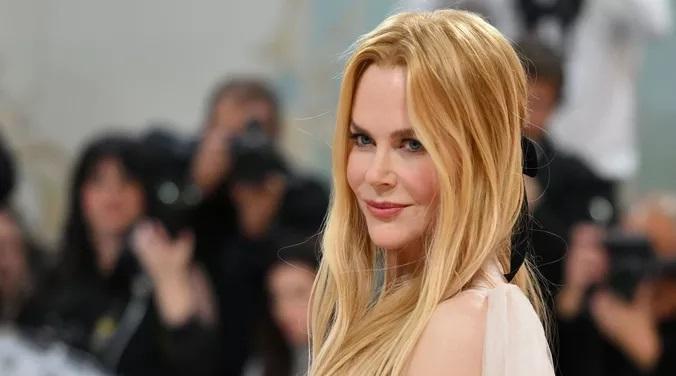 Festivalul de la Cannes: Nicole Kidman a comandat 40 de sticle de apă Evian pentru a-și clăti părul