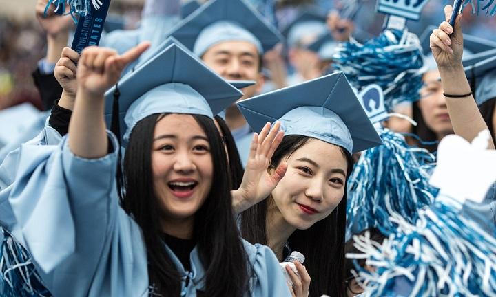 China are o problemă de șomaj în rândul tinerilor deoarece absolvenții de facultate caută locuri de muncă care nu există