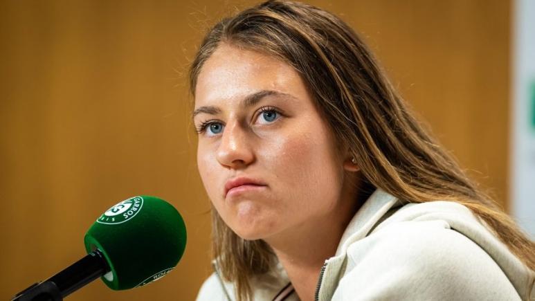 "Ar trebui să le fie rușine”: jucătoarea ucraineană Marta Kostyuk atacă publicul francez dupa ce a fost huiduită la Roland- Garros