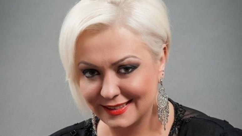 La mulți ani, Monica Anghel! O ”rara avis” în peisajul muzicii ușoare românești