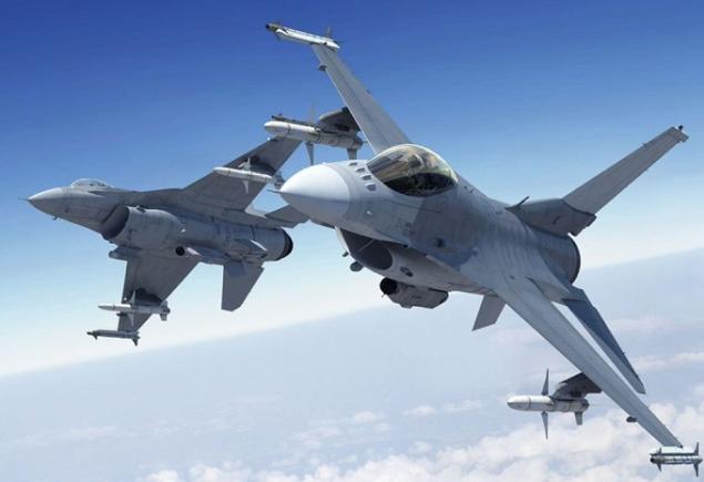 România lanseaza un centru de pregătire pentru piloții ucraineni de avioane F-16