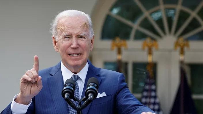 Biden suspendă finanțarea pentru laboratorul din Wuhan