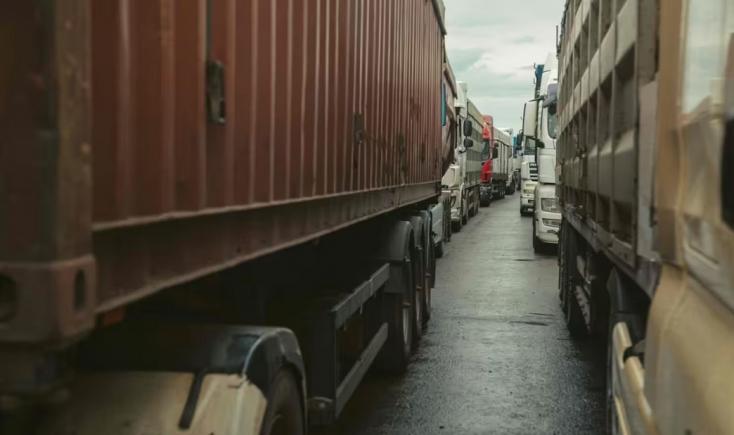 Camioanele cu cereale din Ucraina așteaptă zile întregi pentru a ajunge în porturile dunărene