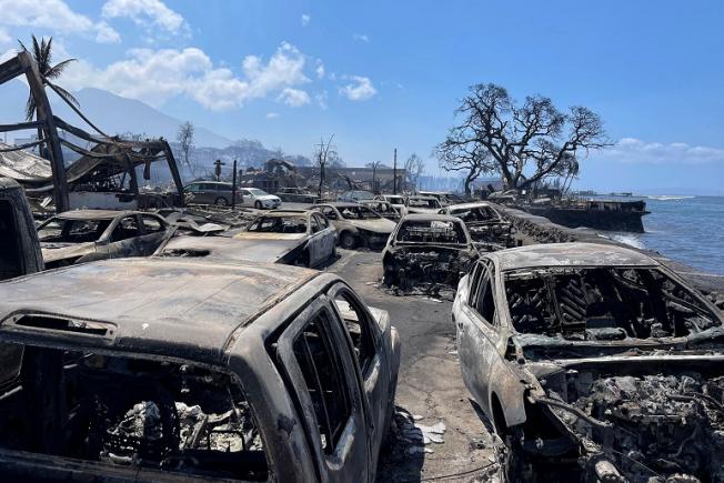 Guvernatorul Hawaii spune că încălzirea globală e de vină pentru incendiile care au distrus un oraș întreg
