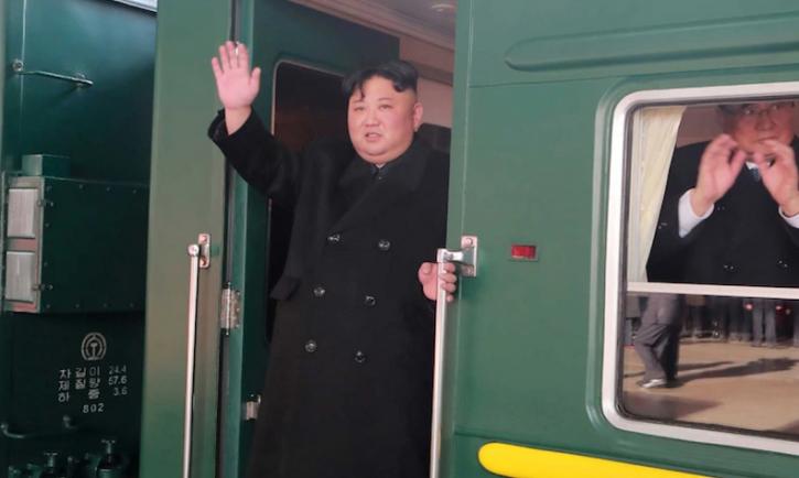 Liderul nord-coreean Kim a plecat cu trenul spre Rusia