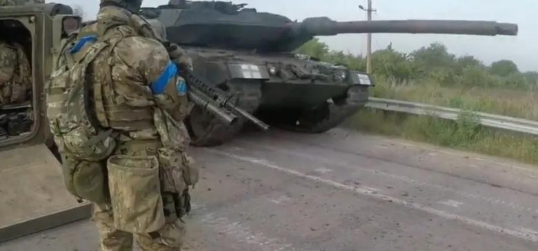 Ucraina a modificat tancurile de luptă Challenger 2 din Marea Britanie pentru a proteja un punct slab