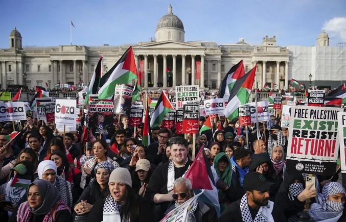 Mii de oameni au manifestat la Berlin și Düsseldorf în solidaritate cu palestinienii din Gaza