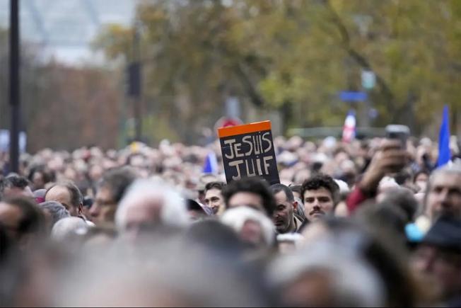 Franța: Peste 180.000 de oameni au manifestat împotriva antisemitismului