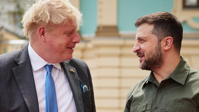 Războiul s-ar fi terminat în 2022 dacă Ucraina ar fi acceptat propunerea Rusiei de a nu se alătura NATO: "Boris Johnson ne-a spus să luptăm"