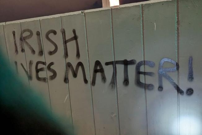 Expresia „Viețile irlandeze contează” este acum considerată o "infracțiune motivată de ură" în Irlanda