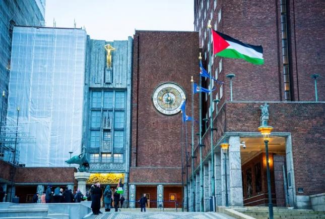 Oslo arborează steagul palestinian pe primărie în semn de solidaritate