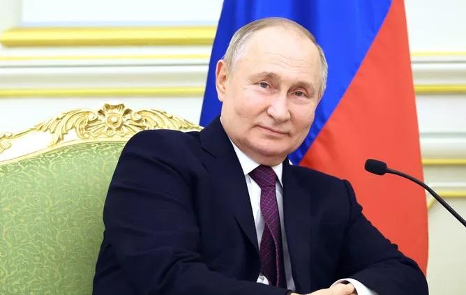 Putin laudă legăturile Moscova -Teheran la primirea lui Raïssi la Kremlin