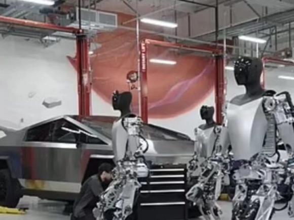 Un inginer Tesla a fost atacat de un robot la o fabrică a companiei din Texas