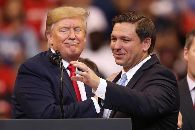  Ron DeSantis se retrage din cursa prezidențială și spune că este gata să-l susțină pe Donald Trump