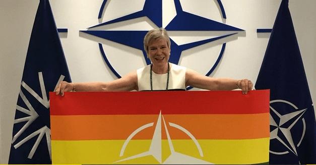 NATO are un manual care vizează promovarea egalității de gen