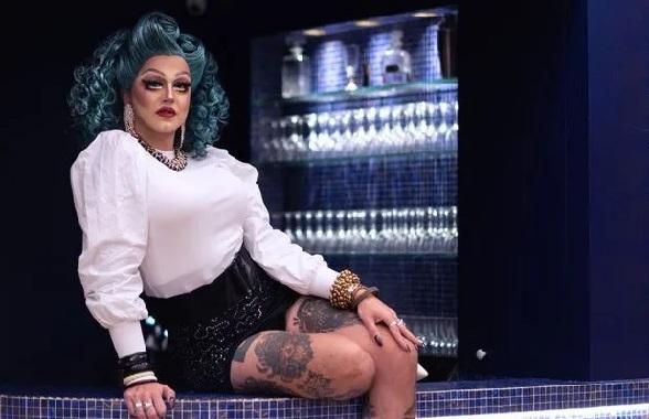 Primaria Parisului a ales un Drag Queen pentru a purta flacara olimpică 