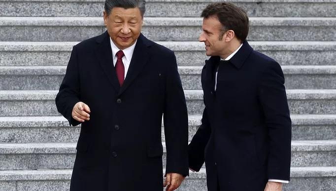 Președintele chinez Xi Jinping a sosit în Franța pentru o vizită oficială