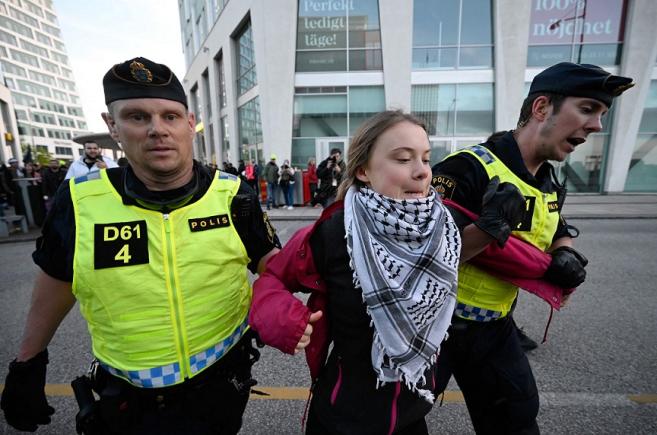 Greta Thunberg a fost arestată la un protest pro-palestinian la Eurovision