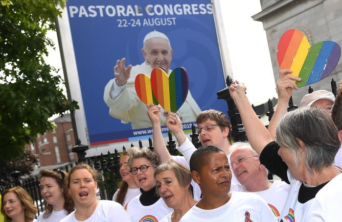 Papa Francisc își cere scuze după ce a folosit o insultă anti-LGBTQ