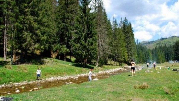 Fabuloasa Românie. Ştiaţi de apele minerale de la Brădet?