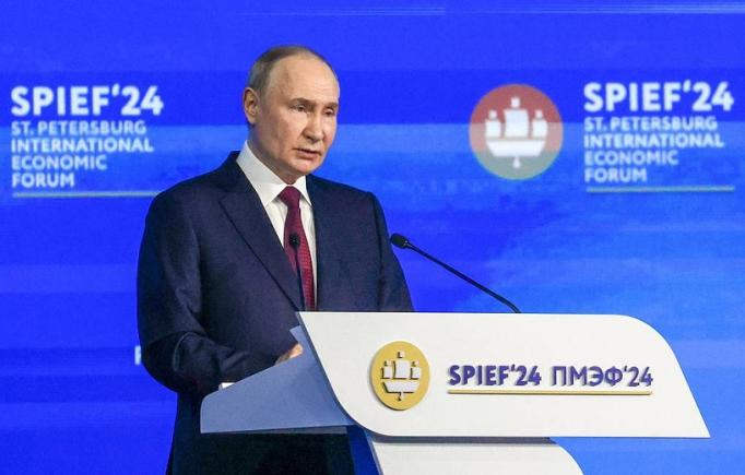 Putin: „Occidentul pierde hegemonia asupra lumii”