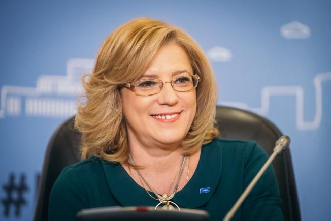 La mulți ani, Corina Crețu! Cea mai în vogă femeie politician de la noi