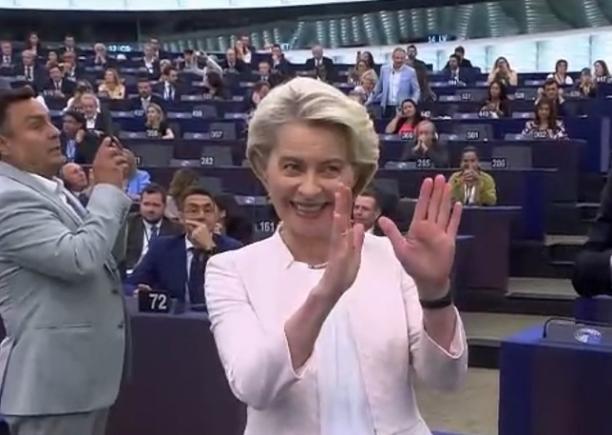 Ursula von der Leyen a fost re-aleasă președinte al Comisiei Europene pentru încă cinci ani