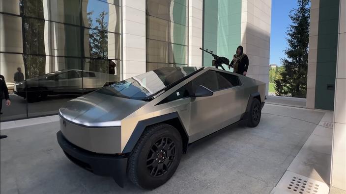 Ramzan Kadyrov se filmează la volanul unui „Cybertruck” Tesla 