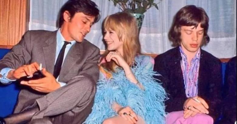 Alain Delon, Marianne Faithfull și Mick Jagger: povestea din spatele acestei fotografii virale