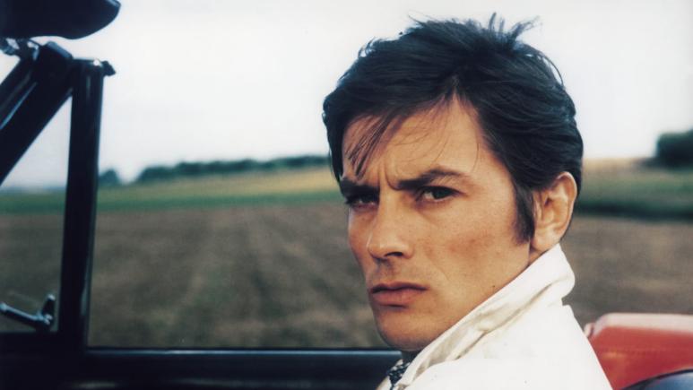 Înmormântarea lui Alain Delon are loc azi departe de camerele de filmare: telefoane mobile interzise și doar câțiva invitați