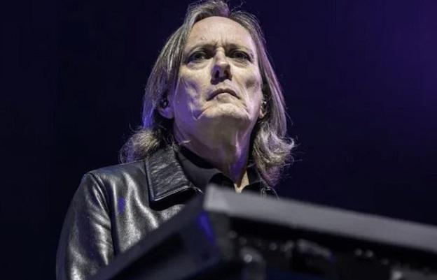 Roger O'Donnell de la The Cure se luptă cu un cancer de sânge „agresiv” și îi îndeamnă pe fani să se testeze