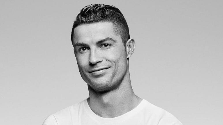 Cristiano Ronaldo s-a plictisit de eticheta „Zeul Fotbalului" și dorește să i se spună "Regele Instagramului"