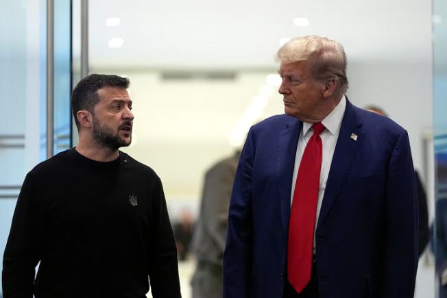 Volodymyr Zelensky îl felicită pe Donald Trump: „Așteptăm cu nerăbdare să discutăm modalități de consolidare a parteneriatului strategic cu Statele Unite”